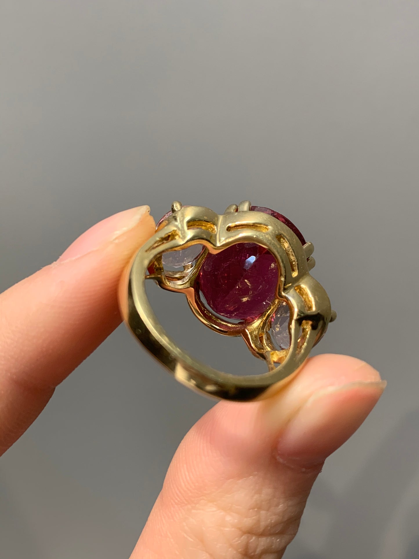 Bague à trois pierres en tourmaline rose et kunzite en or 14 carats