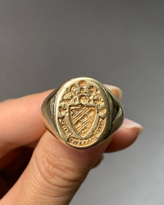 Bague chevalière vintage en or jaune 14 carats avec chevalier et bouclier