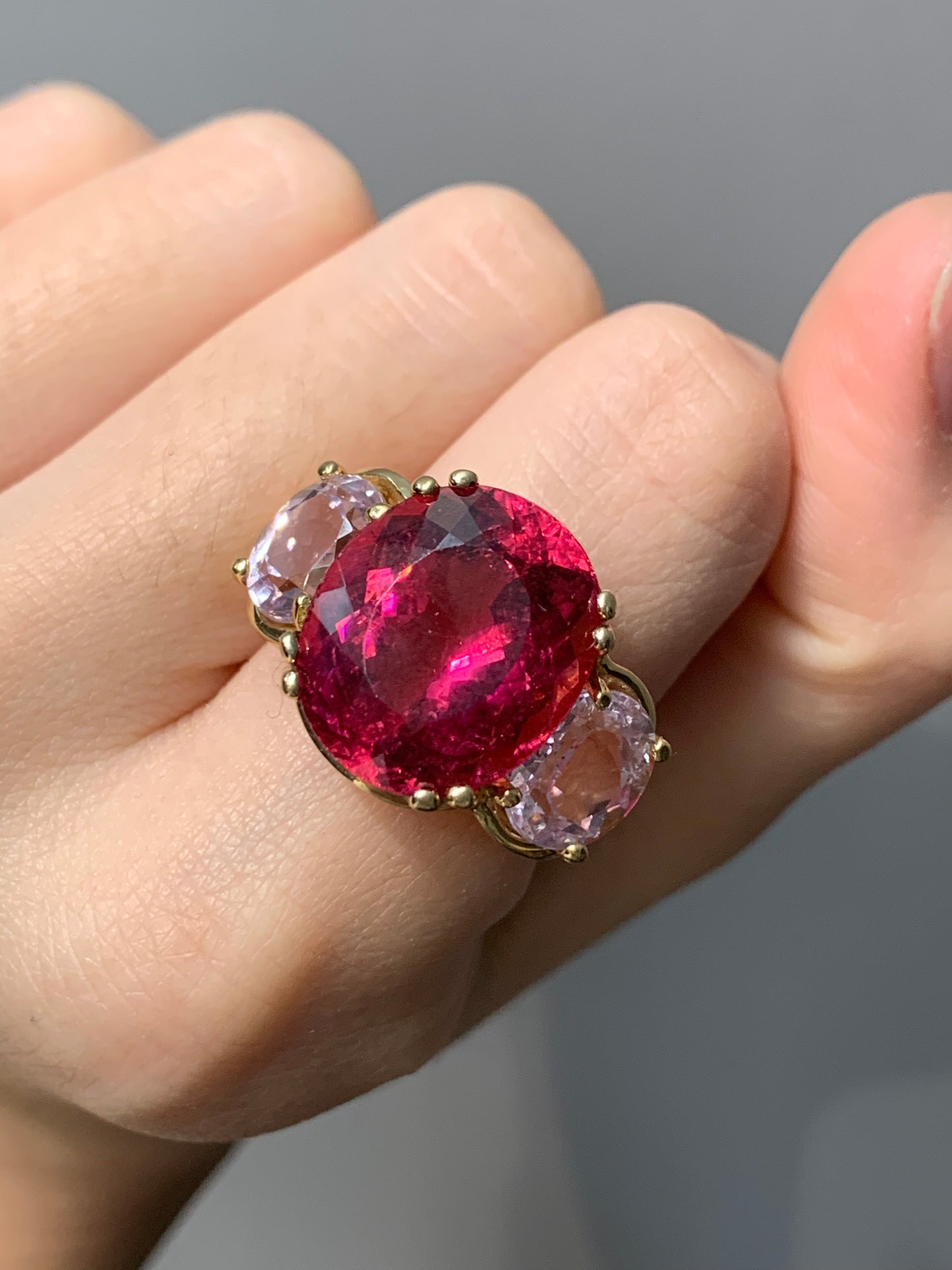 Bague à trois pierres en tourmaline rose et kunzite en or 14 carats