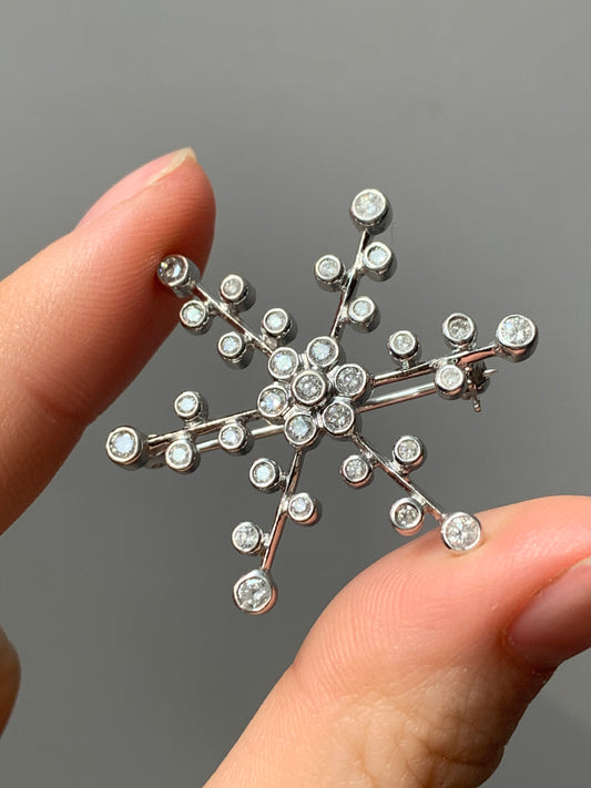 Broche flocon de neige en or 14 carats et diamants